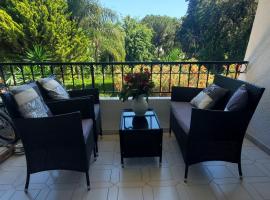 Sehr schönes Studio Apartment in Miraflores, hotell sihtkohas Malaga