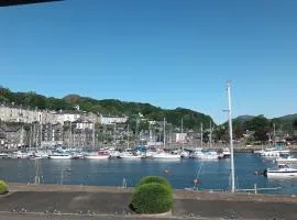2 Bed Apartment on the harbour
