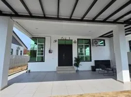 Azaaza Homestay Tganu