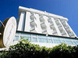 Hotel Bikini, hotel with hot tubs in Rimini