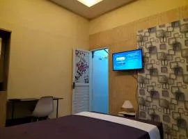 Mugas Backpakers - Female Only