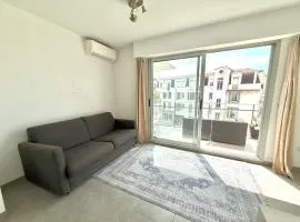 Studio Terrasse 3ème étage, climatisation coeur de Nice