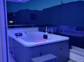Bella Vista Sunset penthouse with private jacuzzi