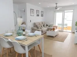 Casa Melva | Primera línea con terraza, moderno