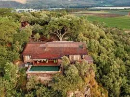 Rubi Ranch Farm House