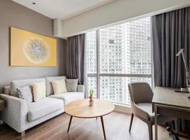 Novotel Hotel Residences at Acqua- AMOREsuite, hotel with hot tubs in Manila