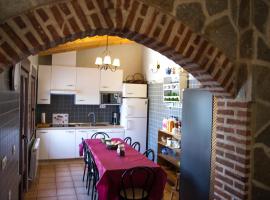 Casa Rural Duquesa De La Conquista de Ávila, vacation home in Vega de Santa María