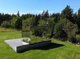 Seaside getaway in Ööd mirror house with sauna
