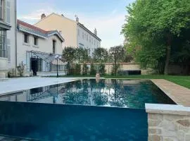Les Ecuries de Rigny, Suite haut de gamme avec jardin, jacuzzi et piscine