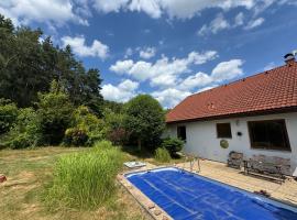 Domek pod platanem, hotel i Trutnov