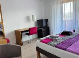 Haus Schanzenblick Gästezimmer5 mit Bad und Balkon mit Aussicht