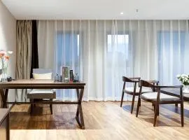 Jiayoulong Hotel, Chenggong District, Kunming