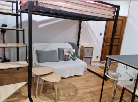 CHIC & MODERNE au coeur de la vie embrunaise, hotel v destinaci Embrun