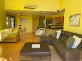 Amazing Perfect Family Home - GC Beach location