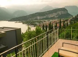 Panoramic Lake View Apartment