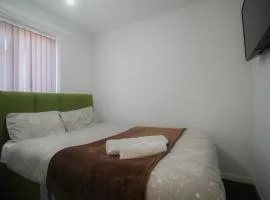 Budget Modern Room in Wolverhampton-Ideal for Work Trips
