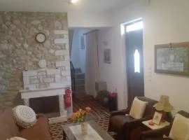 Efterpi's Tower House! εύ τέρπω she who brings joy