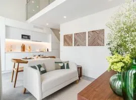 Iconic White Loft - Avenida