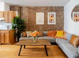 Prime Location Charming 4BR in Downtown MTL