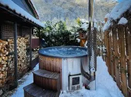 Idyllisches Häuschen im Grünen mit Whirlpool