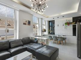 Moderne & Rustikale Wohnung I kostenlose Parkplätze I Zentral I Nähe Köln Messe Deutz I Top Anbindung, hotel u gradu 'Eitorf'