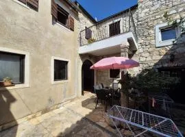 Stone house Pietro