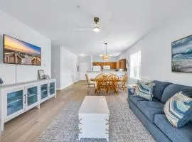 Lakefront Condo w Huge Waterfront Pool Hot Tub