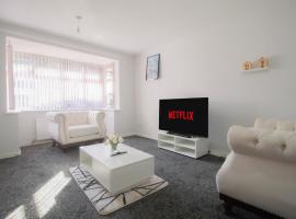 Budget Modern Room in Bilston-Ideal for Work Trips, hotel v destinaci Coseley