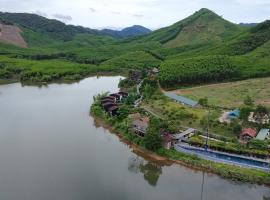 Nguyen Shack Retreat Resort, holiday rental in Phong Nha