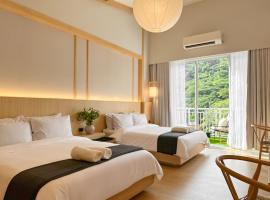 Yugen Suites at Pico De Loro, hotel v destinaci Nasugbu