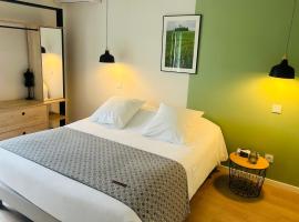 Hotel De Ma Tante, hotel v destinaci Lamalou-les-Bains