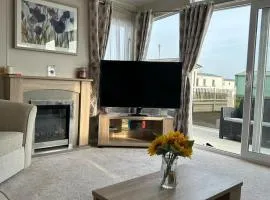 Caravan by the Sea D47