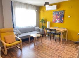 TOP LOCATION Sea View City Center Pedestrian St، فندق في إزمير