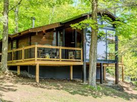 Lake Muskoka Deluxe 3-bdrm Cottage - Pier 100 #80, hotel v destinaci Port Carling