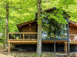 Lake Muskoka Deluxe 3-bdrm Cottage - Pier 100 #80, hotel din Port Carling