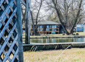 2-bedroom Lake Front Cottage in Harwood ON #5