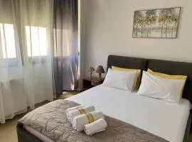 Central & Riverfront Room 3