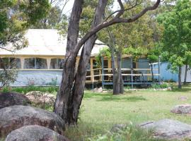 Twisted Gum Vineyard Cottage, villa en Ballandean