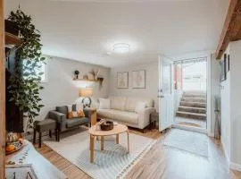 Southtown Stylin- Modern, Chic, Central Location