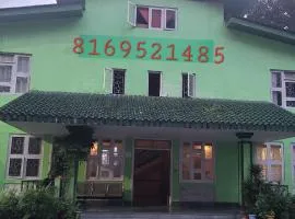 Zilla Guest House by dew drop