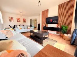 Maison rénové 10 prsn Parking privée & Balcon Proche Gare-Viotte