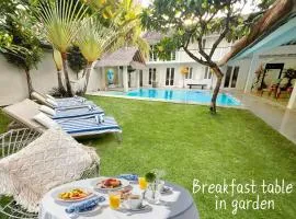Villa Anh Yeu - 6 BR in Central Seminyak with Huge Pool & Garden