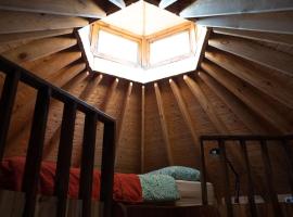Tinyhouse Hexagonal in Organic Farm, glamping en Sintra