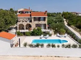 Villa Mellifera