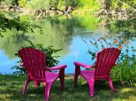 Ilan Riverside Retreat Private Beach and Garden on Una River