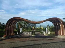 Penginapan Gor Ken Arok kota malang jawa timur bisa 5-10 orang