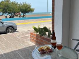 Lōla Beach House - Playa Unión, Cottage in Playa Unión