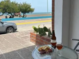Lōla Beach House - Playa Unión