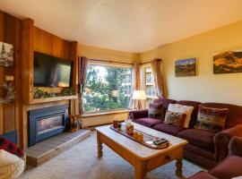 Cozy Ski-InandSki-Out Breckenridge Condo Mtn Views!, l&auml;genhet i Breckenridge