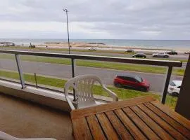 Frente al MAR hermosas vistas, con balcón y cochera
